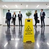 Relaxdays Įspėjamasis ženklas „Šlapios grindys“, 2 vnt. rinkinys