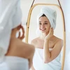 Relaxdays Ovalus pakabinamas veidrodis su dirželiu
