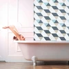 Relaxdays Vonioms skirtas roletinis uždangalas su geometriniu dizainu