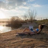 Relaxdays XXL paplūdimio kilimėlis su pagalve