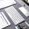 Pelė Belaidė klaviatūra – plona „Bluetooth“ klaviatūra, skirta asmeniniams kompiuteriams, „Mac“ ir „iPad“