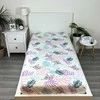 Prześcieradło bawełniane su gumką 90x200 Lilo I Stitch liście pastelowe kolorowe vaikams JF24