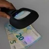 Padidinamasis stiklas su LED šviesa ir ultravioletiniais spinduliais Magiolet InnovaGoods