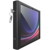„Stojak Compulocks“ „Compulocks Galaxy Tab S9 Ultra 14.6" Apex Enclosure Wall Mount“ – nešiojamas dėklas, atvira priekinė/galinė kamera ir jutikliai – planšetiniam kompiuteriui – užrakinamas – metalinis rėmas – Juodas – tvirtinamas prie grindų stovo – skirtas „Samsung Galaxy Tab“