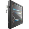 „Stojak Compulocks Compulocks iPad Pro M4 13" (2024), „Apex Secured Enclosure Wall Mount“ – dėklas – planšetiniam kompiuteriui – apsaugotas – užrakinamas – metalinis rėmas – Juodas – ekrano dydis: 33,02 cm (13") – tvirtinimas prie sienos – skirtas Apple 13 colių iPad Pro Wi-Fi (M4)