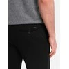 Vyriški SLIM FIT šortai iš struktūrinio megzto audinio – juodi V2 OM-SRCS-0126