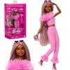 Mattel BARBIE DELUXE FASHIONISTAS lėlė rožiniu kostiumu (HYV28)