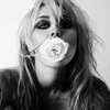 Miley - Bass Persuades (Lipstick Raudona) 1LP (vinilinė plokštelė)