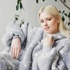 Megztinis pledas NOXNOX® Hoodie Blanket – šiltas džemperis antklodė Stars