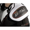 Bauer Vapor Flypro Int 1064789 ledo ritulio pečių apsaugos