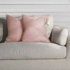 Dekoratyvinis pagalvės užvalkalas 50×70 cm rausvos spalvos Restilo