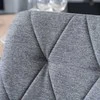 Fotelis ROBIN Pilka audinio Kėdė – Komfortas ir Elegancija Jūsų Erdvėje