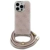 Guess GUHCP16SHC4SEP Apple iPhone 16 6.1″ rožinės spalvos kietas dėklas Crossbody Cord 4G Print