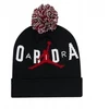 Jaunimo rinkinys Žieminė kepurė + Pirštinės Air Jordan Essential Pom Beanie Set Juoda - 9A0869-023