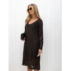 Juoda nėriniuota suknelė su ilgomis rankovėmis