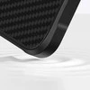 Juodas itin tvirtas telefono dėklas iPhone 16 Pro iš aramido AmazingThing