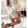 Kreminiai elegantiški šortai moterims Ghalia