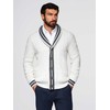 Megztinis su šaliu apykakle preppy stiliaus Omoda – elegancijai ir jaukumui kasdien.