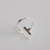 Minimalistinis šviesaus sidabro žiedas