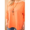 Moteriška Plus Size asimetriška palaidinė su dekoratyvine skarele, persikų spalvos