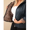 Moteriška Plus Size striukė su gobtuvu ir leopardo rašto apdaila, tamsiai mėlyna