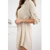 Moteriška suknelė su sagomis ir raišteliu ties juosmeniu, tamsiai smėlio spalvos