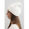 Moteriška žieminė kepurė beanie su dekoratyviniu pynimu, balta