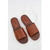 Moteriškos šlepetės su sagtimis Terissa camel spalvos