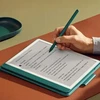 Amazon Kindle Naujasis „Kindle Scribe“ el. knyga – 2024 m. išleidimas, 10,2 colio ekranas su akinimo efektu, 64 GB talpos „Wi-Fi“ ryšiu (be užrakinimo ekrano reklamų) ir „Premium Pen Jade“ rašikliu.