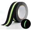 Neslidi laiptų juosta su fluorescencine juostele