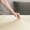 Paklodė DecoKing Amber Smėlio, 180x200 cm, su guma