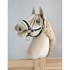 Super Hobby Horse Reguliuojamas kantaras hobi arkliukui – butelio žalios spalvos su balta pūkine apdaila