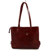 Odinė elegantiška shopper krepšys su kišenėmis Florence, talpus ir patogus nešti ant peties.