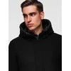 Striukė parka su vilna ir gobtuvu – šilumai ir apsaugai žiemos dienomis.