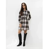 Sukienka-D71720W30374A2EN-juoda-smėlio spalva