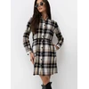 Sukienka-D71720W30374A2EN-juoda-smėlio spalva