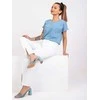 T šviesiai mėlyna