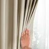 Užuolaida su žiedais veliūrinė smėlio spalvos