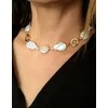 Handmade Rankų darbo boho stiliaus kaklo vėrinys su tikrais gėlavandeniais perlais – masyvus, netaisyklingų formų perlų choker'is dovanų dėžutėje