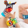4x 3D SOCKS RANKINĖS barškučiai VAIKŲ JAUTIMO ŽAISLUI