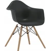 Eames formuota kėdė su medinėmis kojelėmis, medinė, juoda