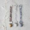 Elodie Details - Medinis čiulptuko laikiklis - Mėlyna Garden