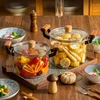 KARŠUMAI ATSPARUS STIKLINIS PUODAS 4,5 l SU dangteliu IR RANKENĖMIS