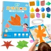 Knyga apie kietųjų kūnų geometriją – Montessori knyga 3D erdviniam mąstymui