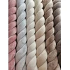 Koell Braid Veliūrinė lovos apsauga 180cm rusvai gelsvas