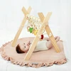 Lavinantis medinis gimnastikos stovas BABY GYM su KiddyMoon pakabukais