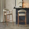 Minkšta šviesiai smėlio spalvos Loft baro kėdė, plieno rėmas, ąžuolo spalva