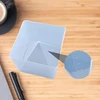 Piramidės formos 15 cm silikoninės dervos liejimo trimačiai amatai