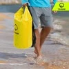 Vandeniui atsparus 30 litrų krepšys TSUNAMI geltonas