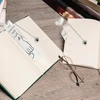 ŽYMĖS 13CM KATĖS KITTEN METALINIS PLIENAS KNYGŲ SKAITYTOJO DOVANA